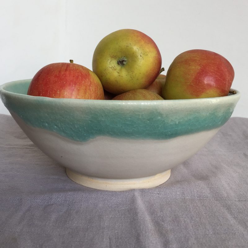 Matt white and shiny green bowl 