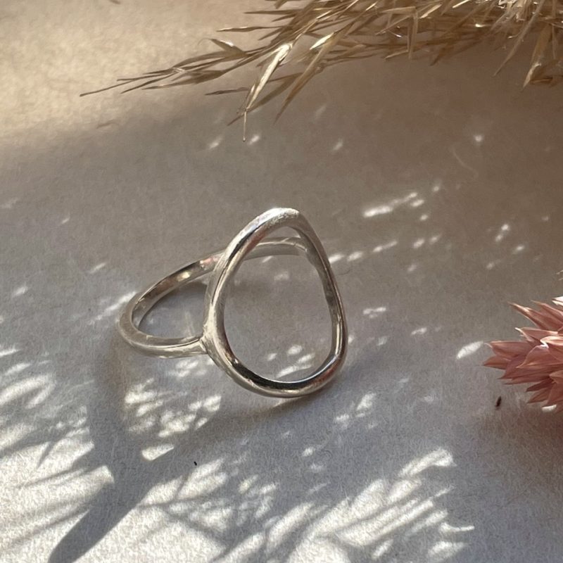 Oval silver ring.  Handmade in sterling silver with square shaped wire. The shape and the simplicity make the ring really pretty and delicate. 