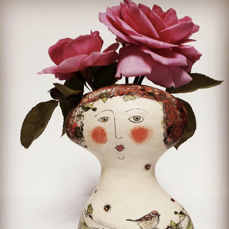 Vase lady