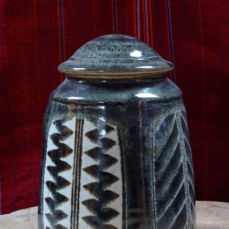 Glazed pot with zig zag decoration