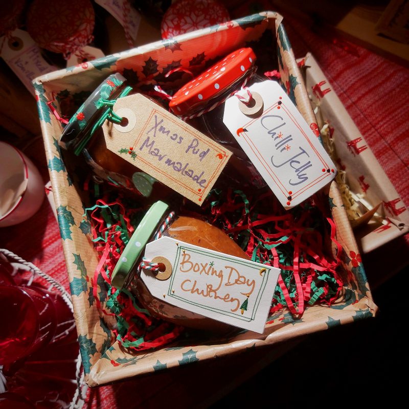 Mini hamper of Christmas preserves