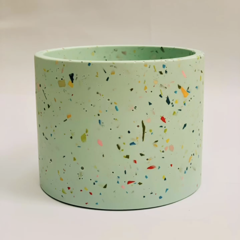 Green speckled pot