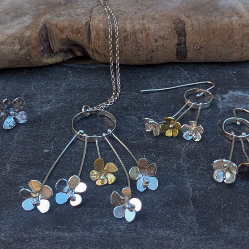 Silver flower jewellery 