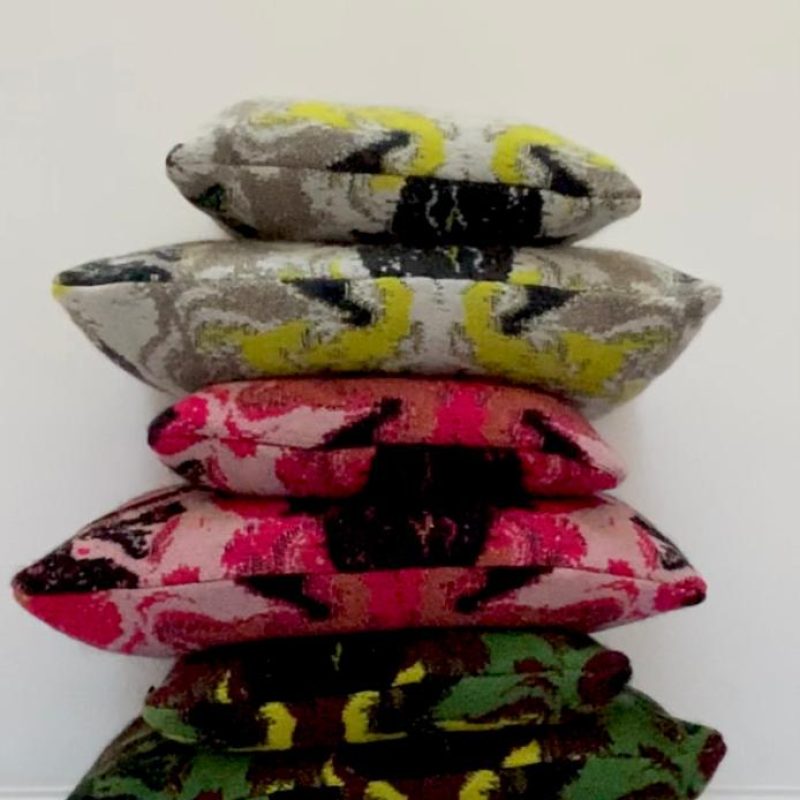 Marble pattern knitted cushions