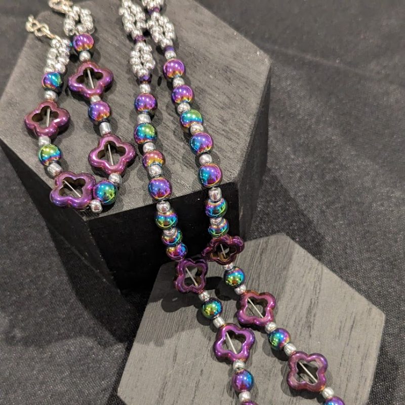 Silver-plated Clover necklace and bracelet with Hematite and seed beads