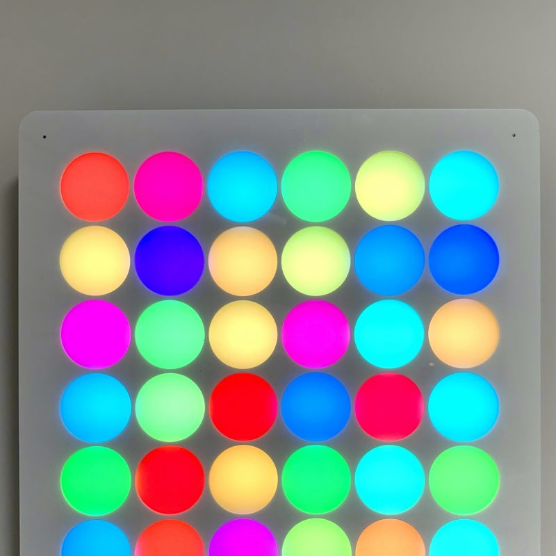 A machine that generates random coloured dots